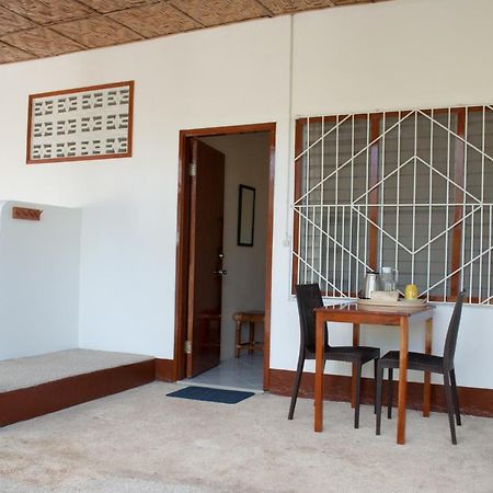 Divers Lodge Moalboal Buitenkant foto