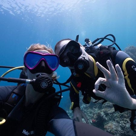 Divers Lodge Moalboal Buitenkant foto